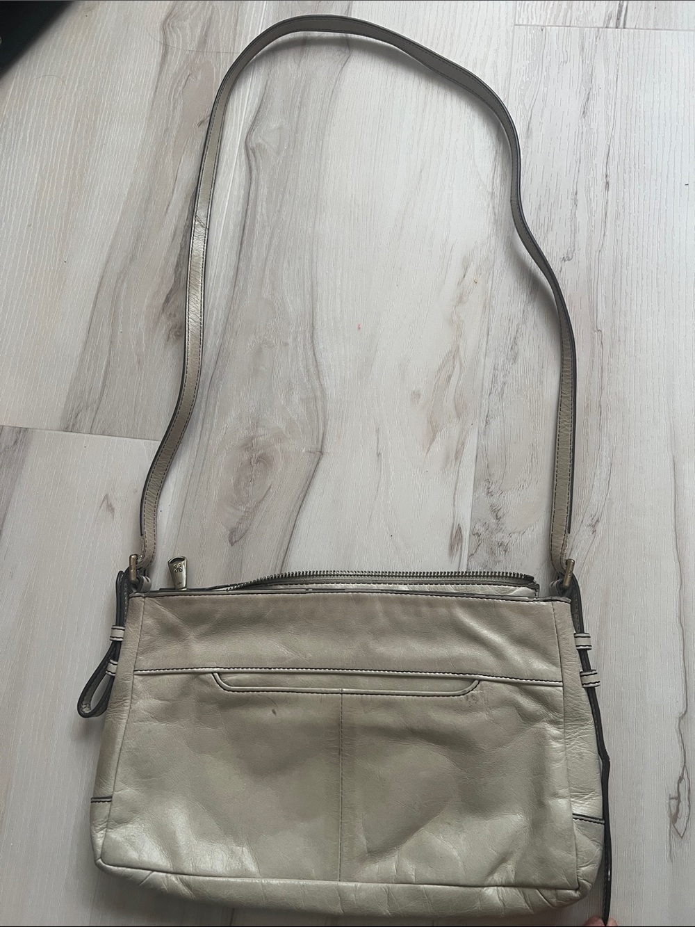 Hobo Classic Women's Crossbody Bag in Light Beige